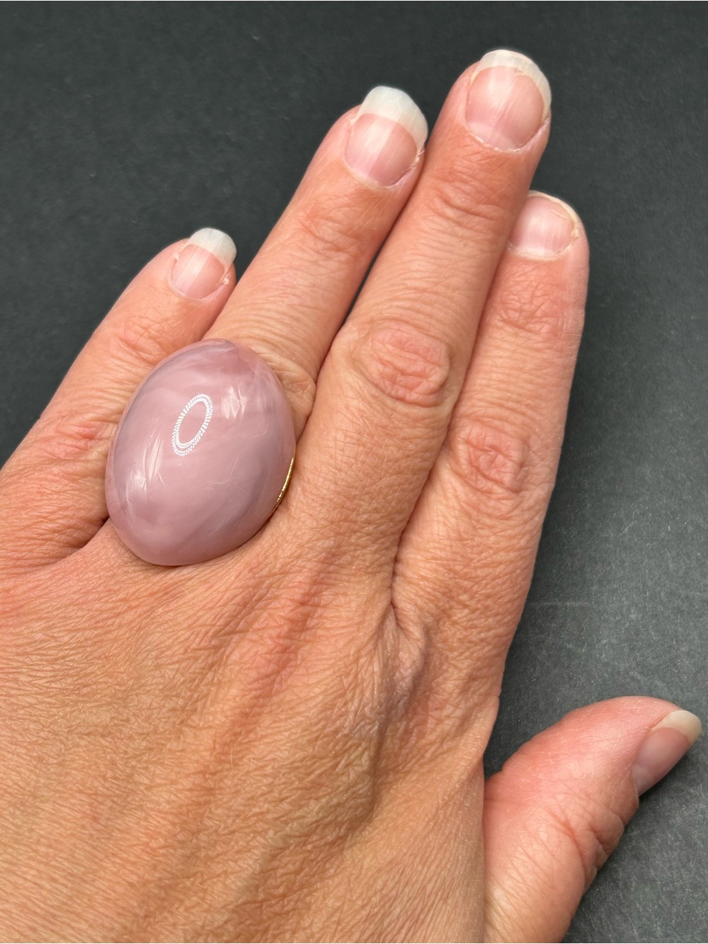 Kate Spade Pink Resin Swirl‎ Gold Tone Cocktail Ring Size (7) 6.75